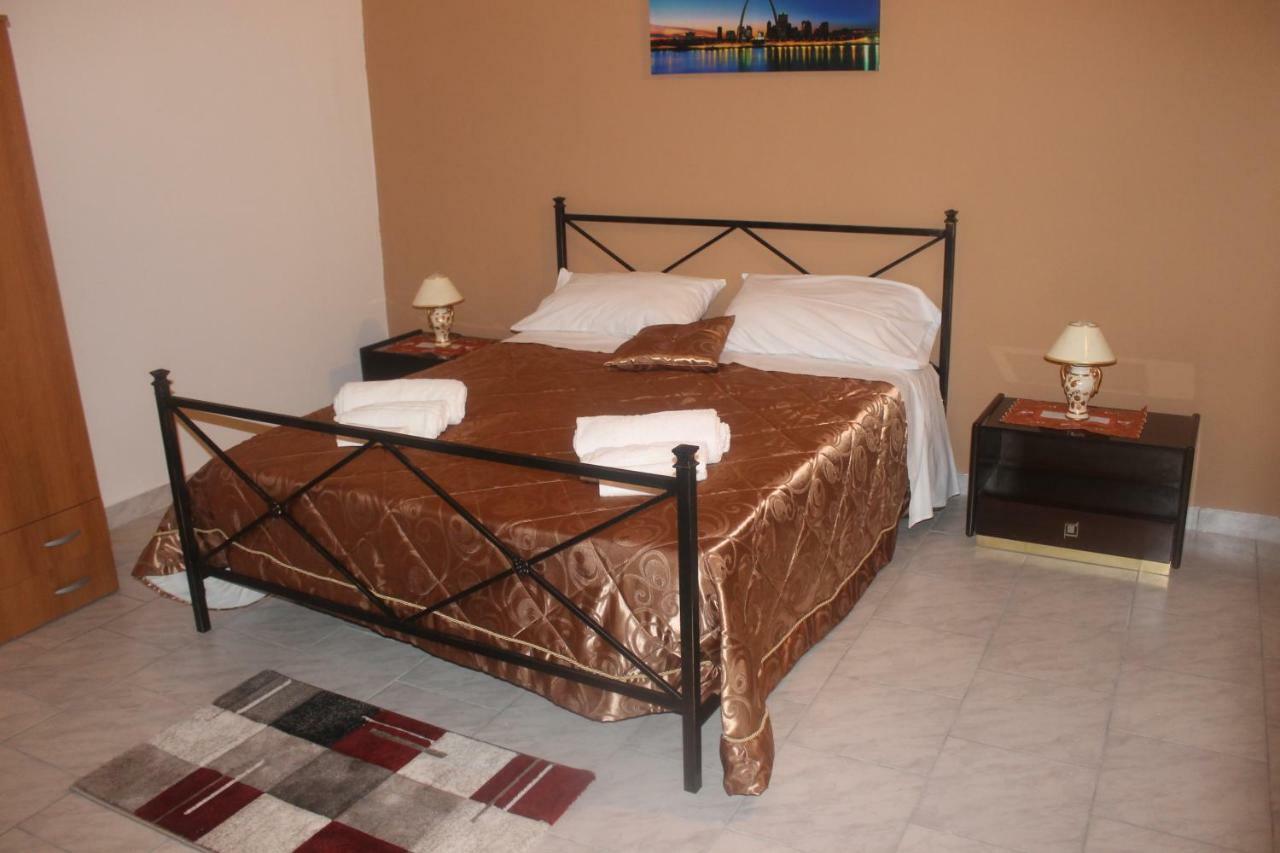 Gisira Appartment Катания Экстерьер фото